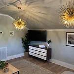 Private Townhouse Downtown 1Bed 1Bath