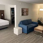 Wingate By Wyndham Lafayette Airport