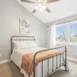 Cozy 2 Bed Townhome Near The Hospital
