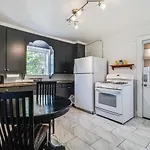 Lafayette At Your Doorstep, Private Rm