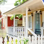 Charming Townhouse In Lafayette