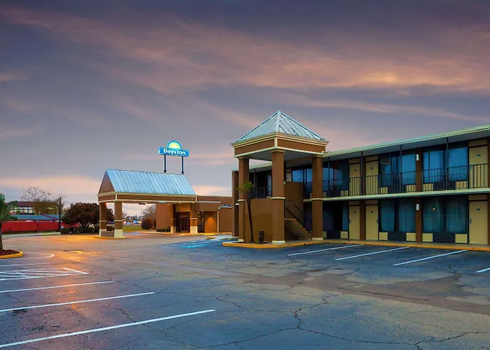 Days Inn by Wyndham Lafayette/University