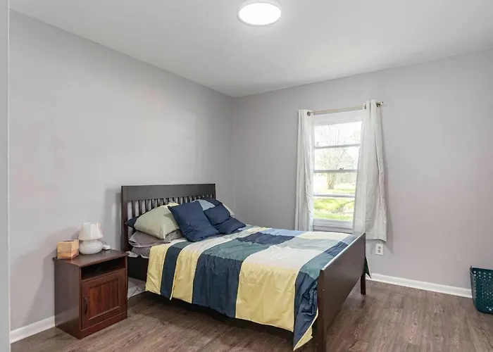 Cozy & Quiet Lafayette Home