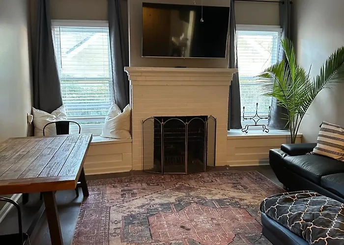 Magnolia House