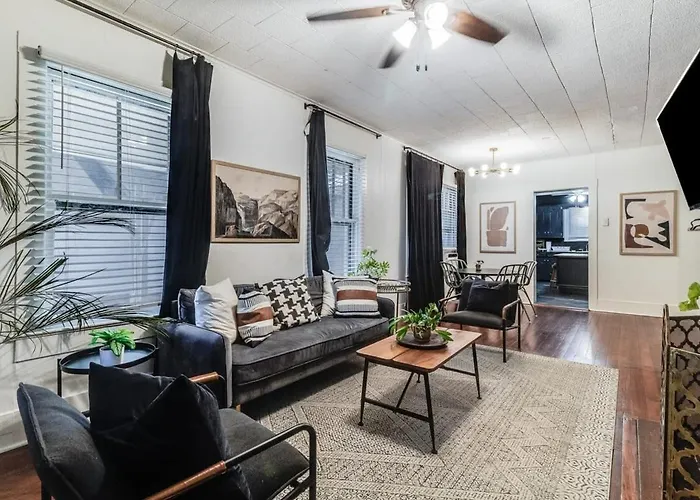 Spacious 4Br Retreat In The Heart Of Lafayette