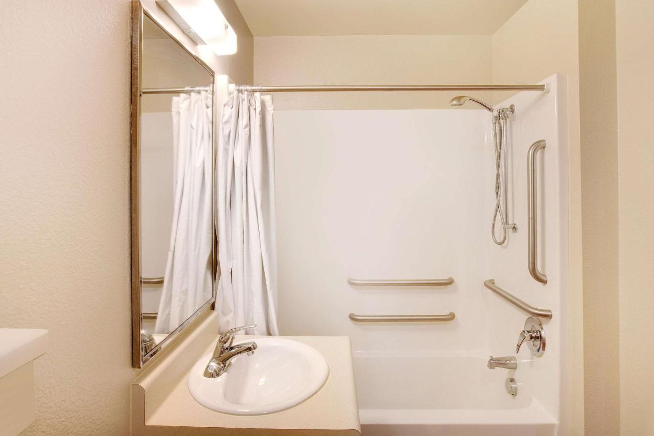 Hotel Woodspring 2*