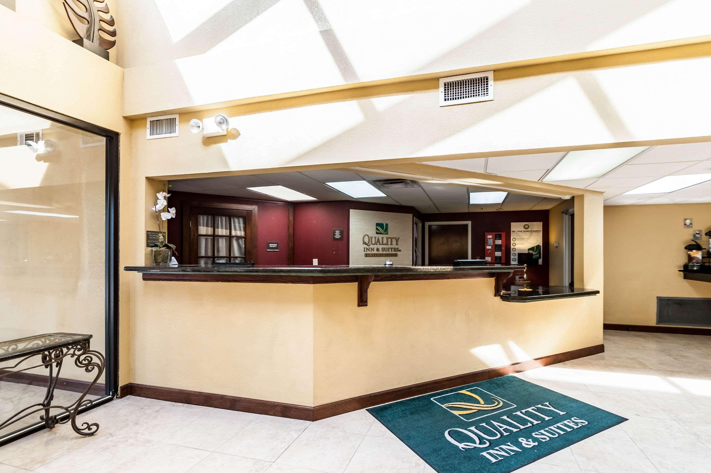 Hotel Quality & Lafayette