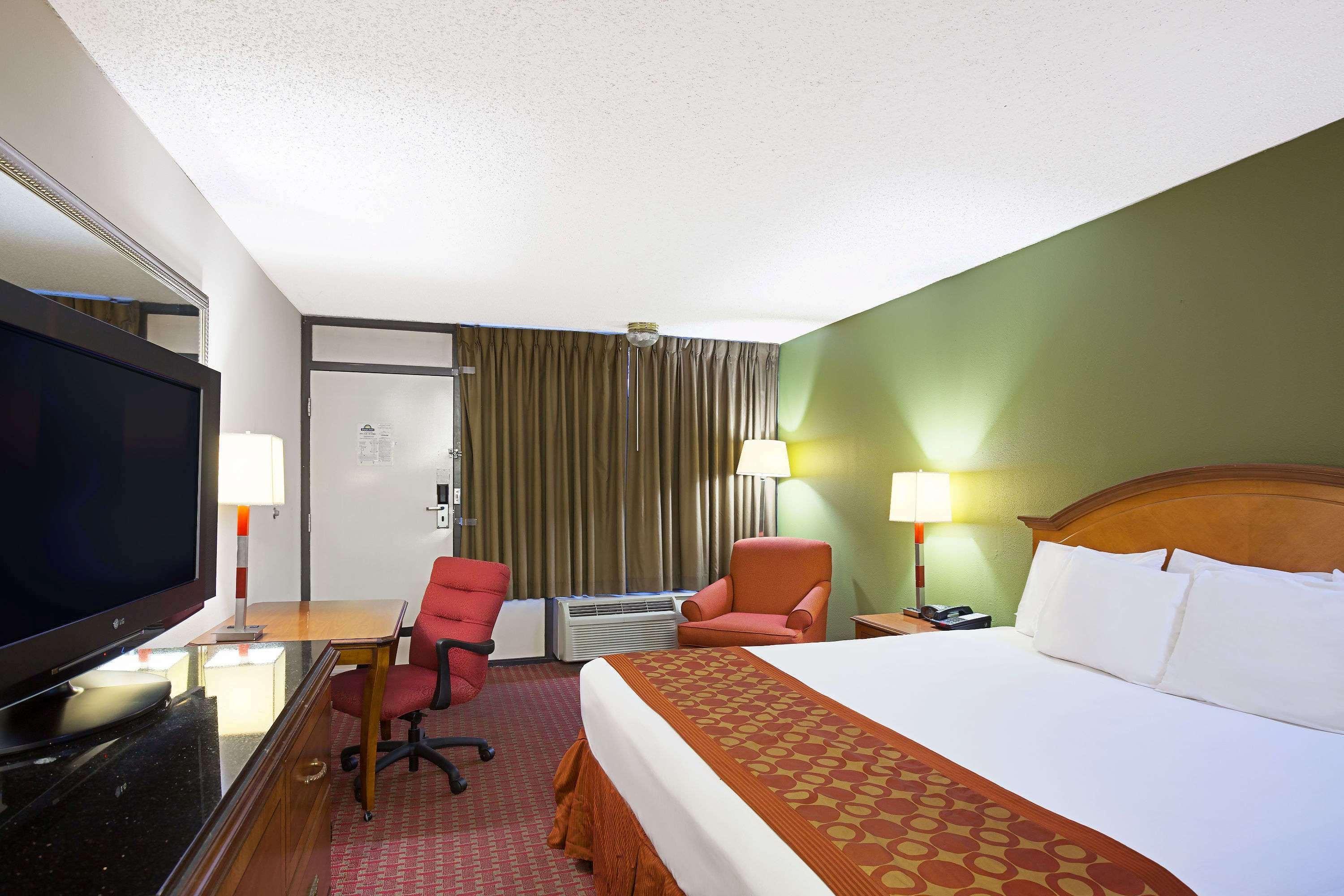 Days Lafayette/university Hotel