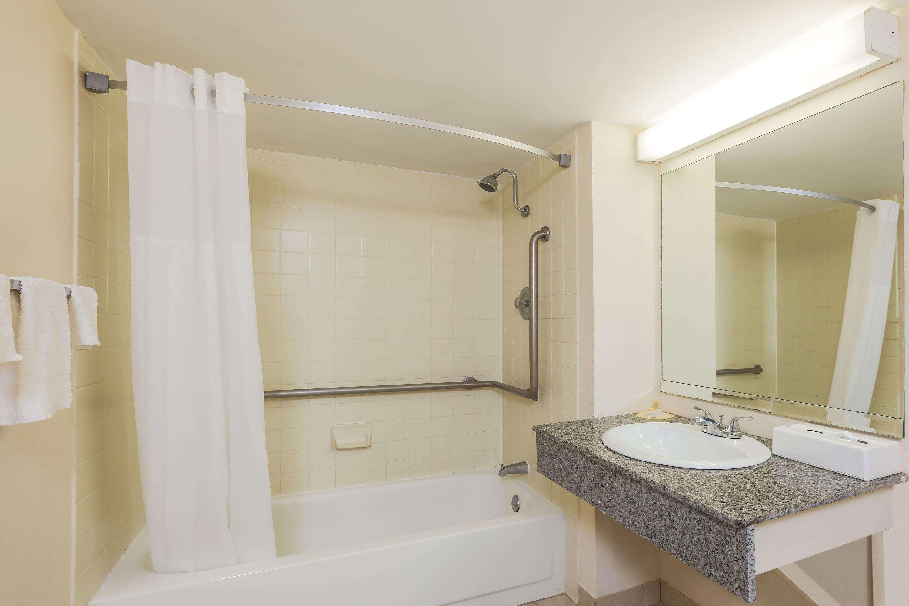 Days Lafayette/university Hotel 2*
