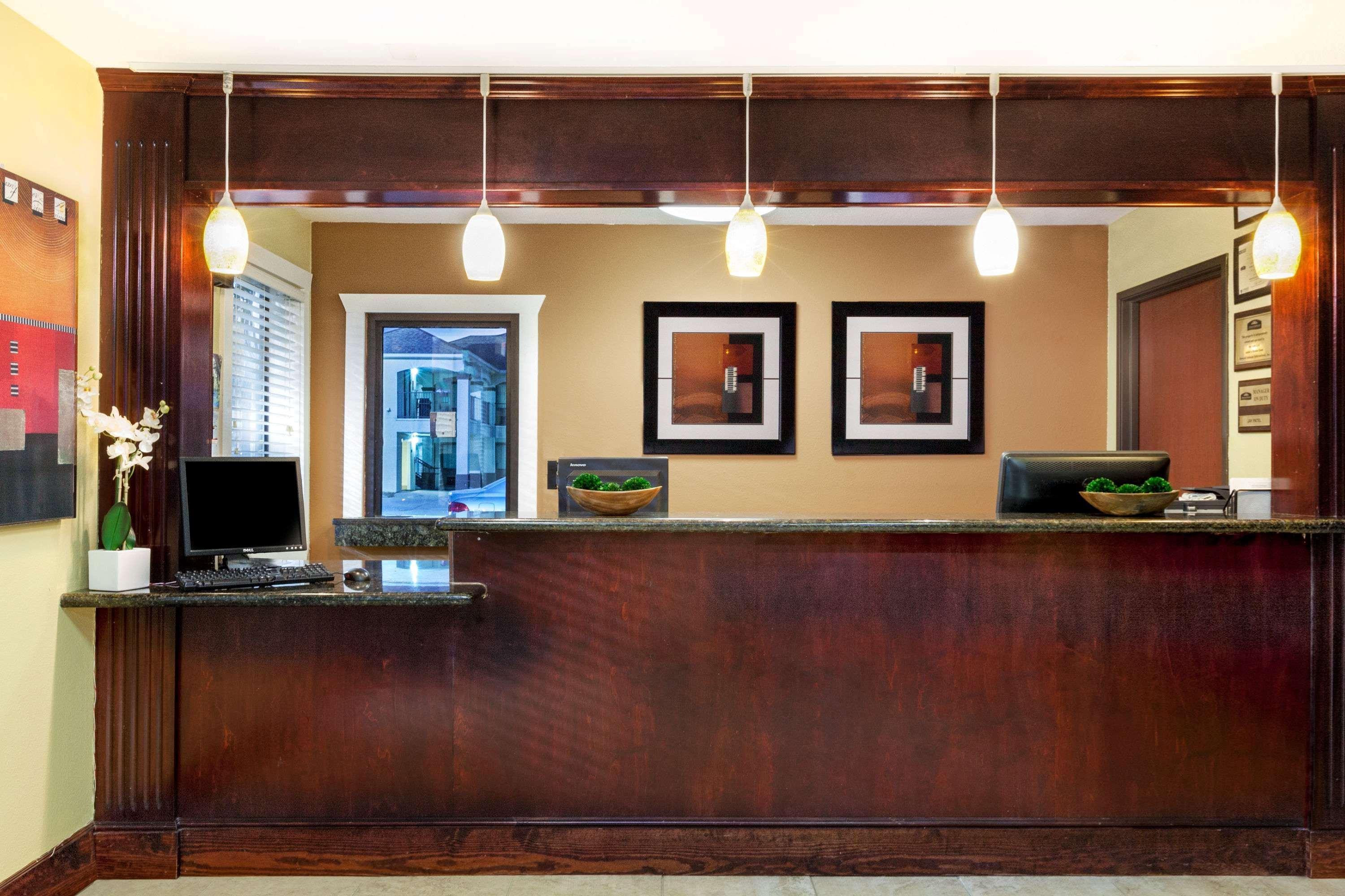 Howard Johnson By Wyndham 2*