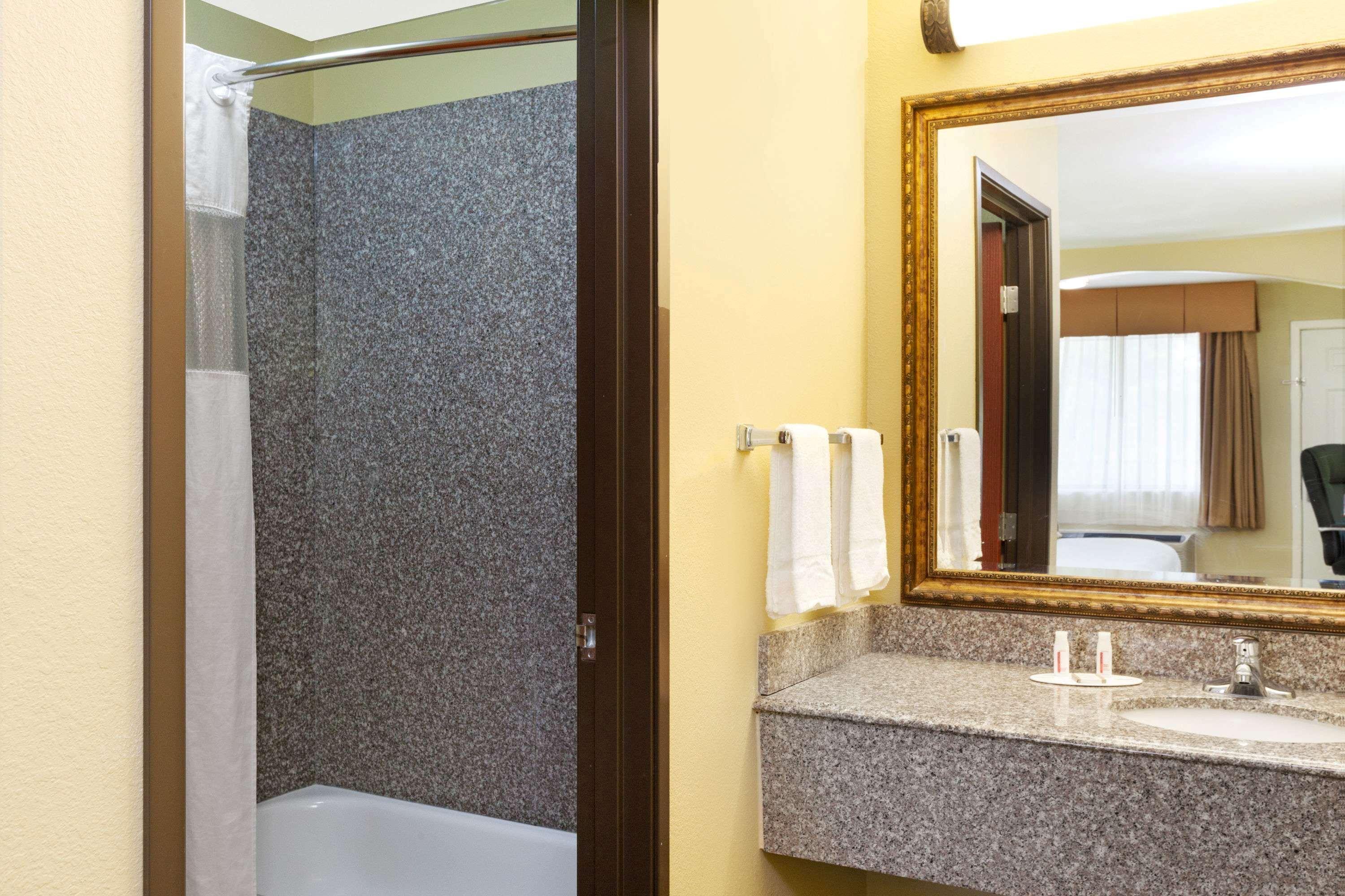 Howard Johnson By Wyndham 2* Lafayette