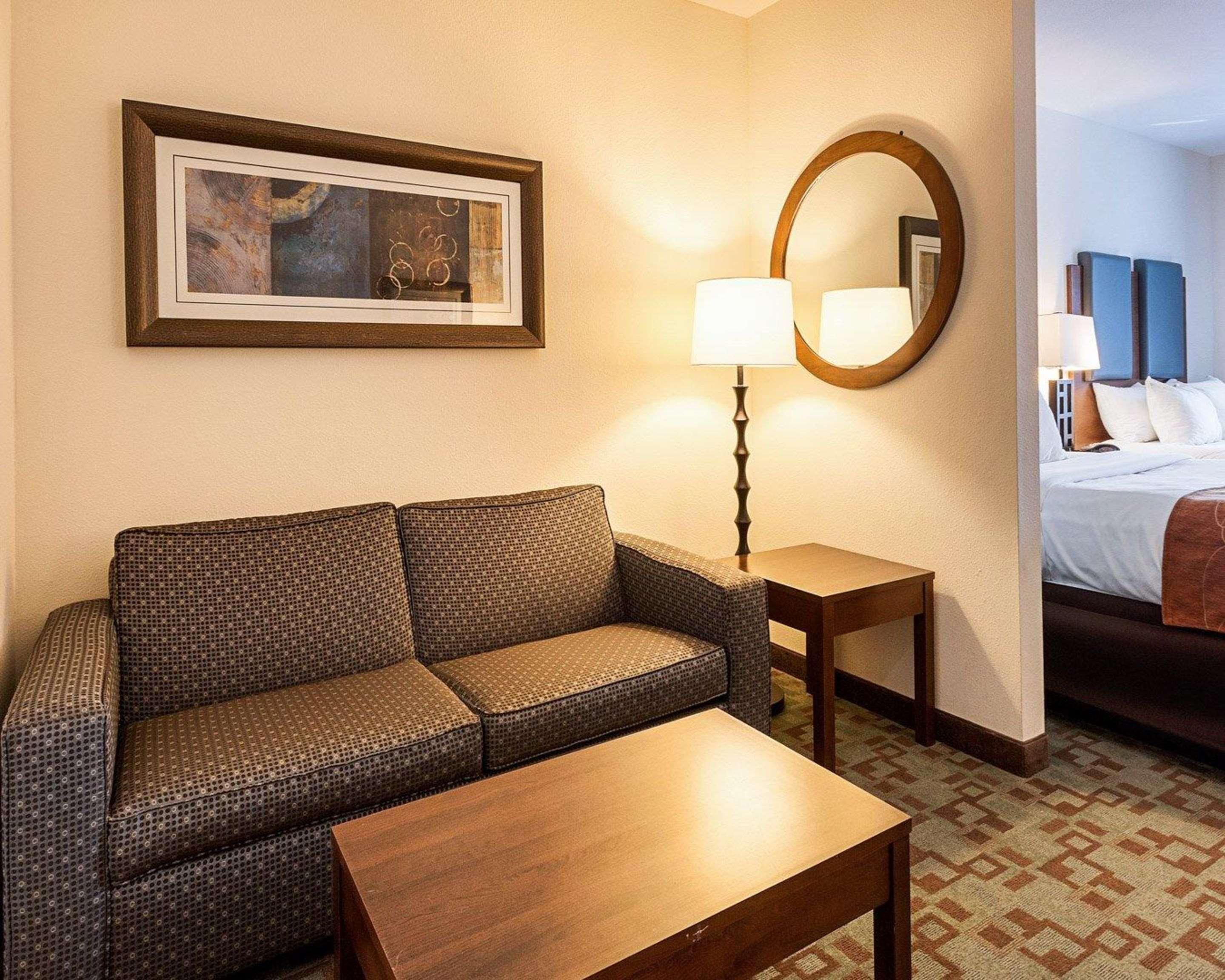 Hotel Comfort Oil Center Lafayette
