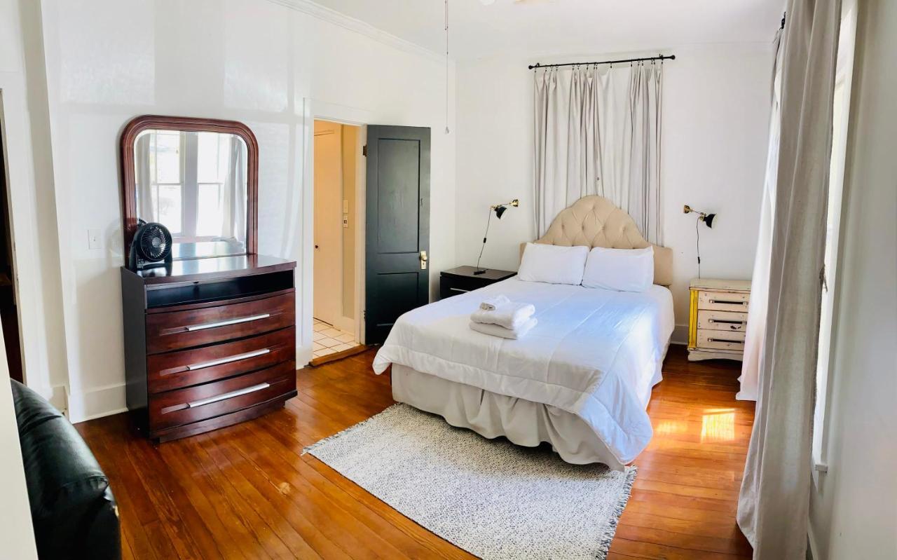 Holiday home Entire Downtown - 2 Bedroom 2 Bath