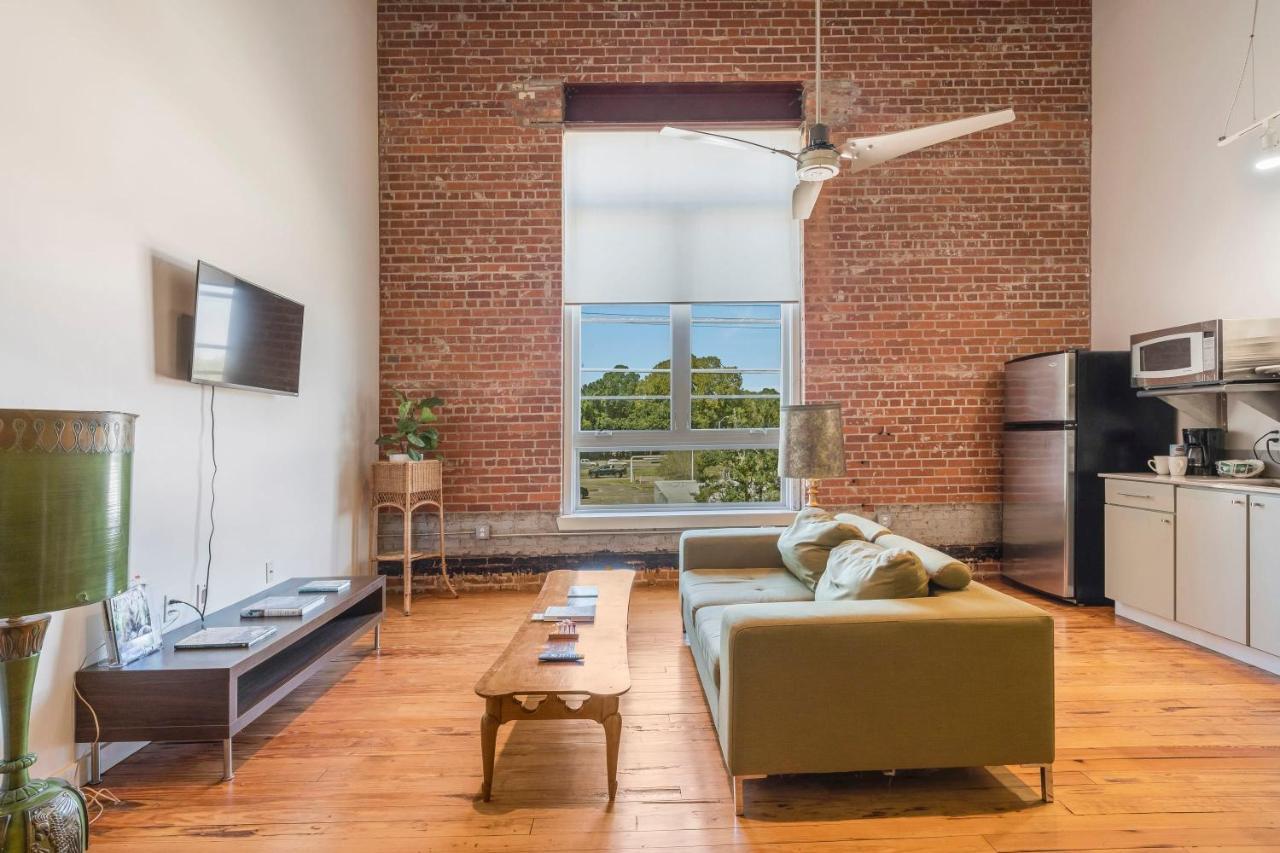 Cajun Stays - Buchanan Lofts - #8 - Downtown Apartment