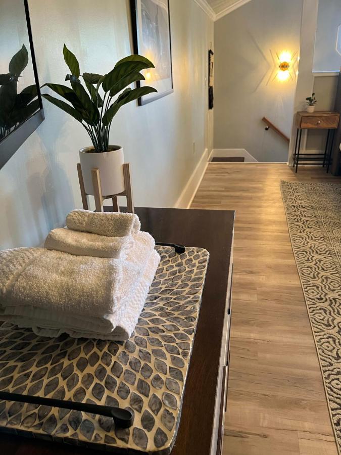 Private Townhouse Downtown 1bed 1bath