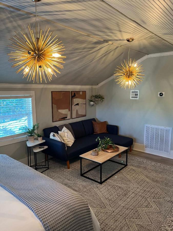 Apartment Private Townhouse Downtown 1bed 1bath Lafayette