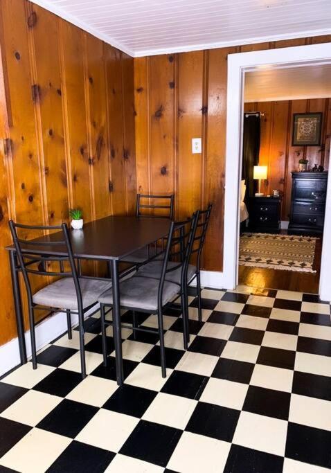 Cajun Stays - Studio Garfield - Pet Friendly Apartment