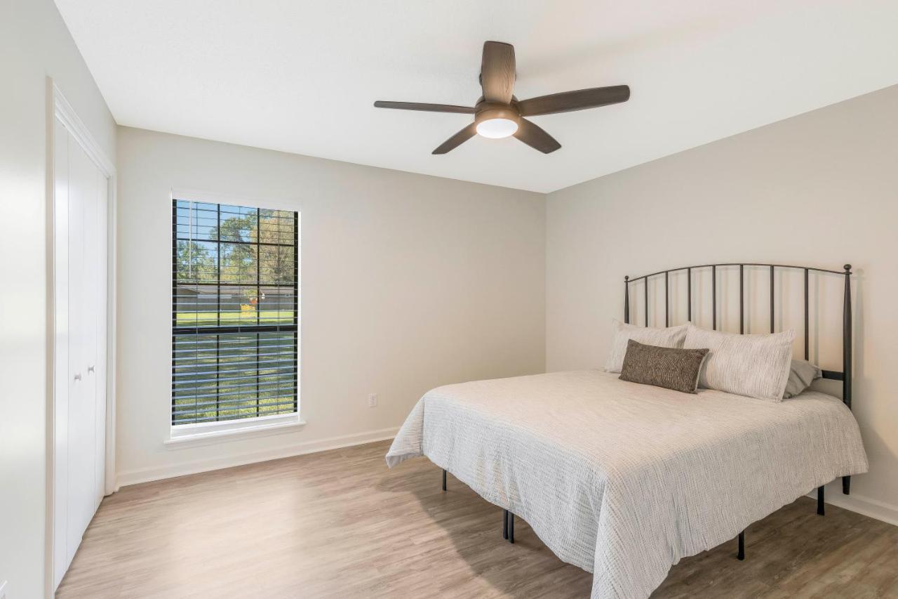 Updated & Centrally Located 3 Bed *
