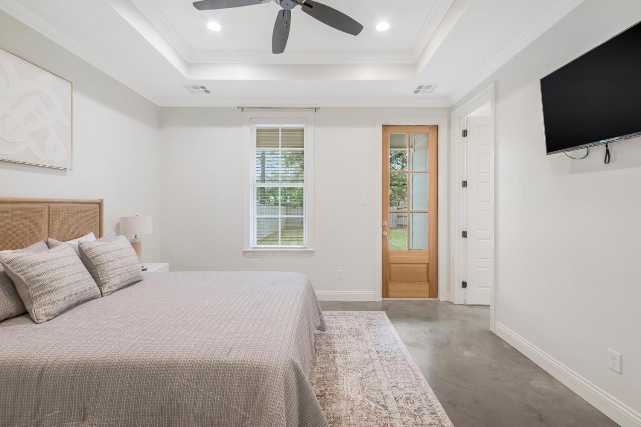Charming Built In 2019 *