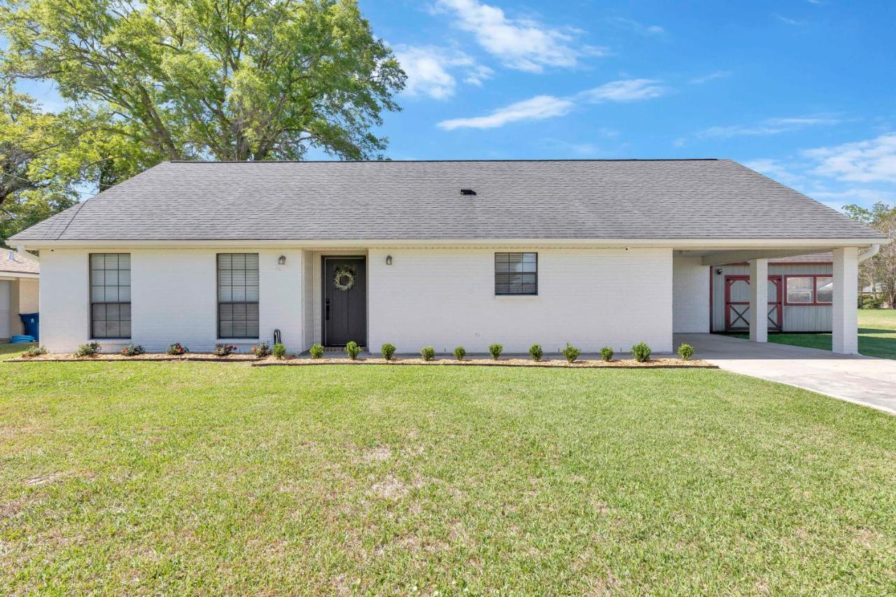 Updated & Centrally Located 3 Bed
