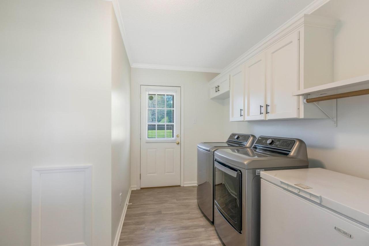 Updated & Centrally Located 3 Bed *