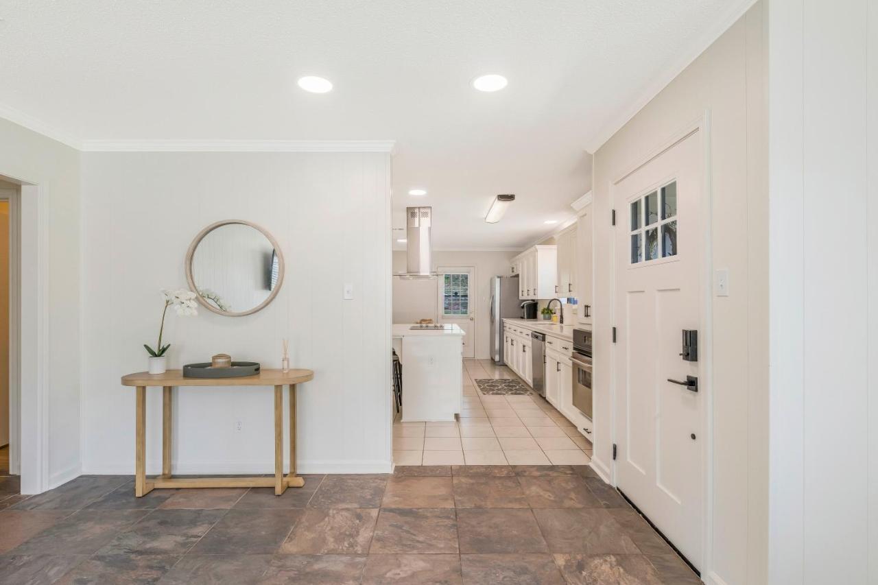 Holiday home Updated & Centrally Located 3 Bed Lafayette