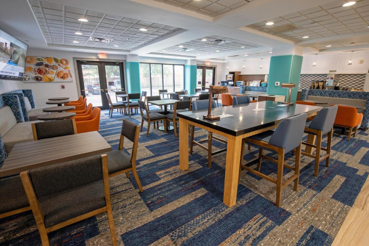 Hotel Wingate By Wyndham Airport