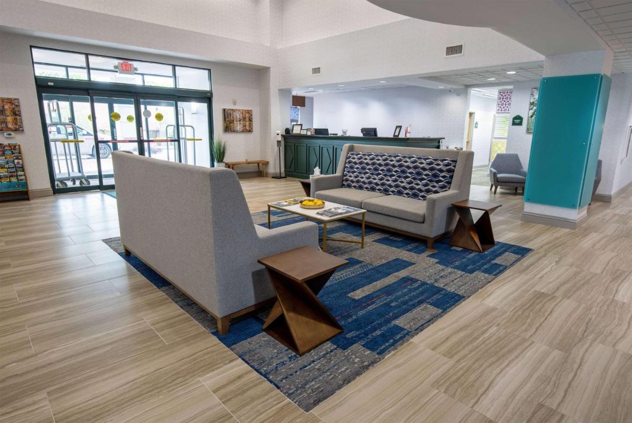 Wingate By Wyndham Airport 3*