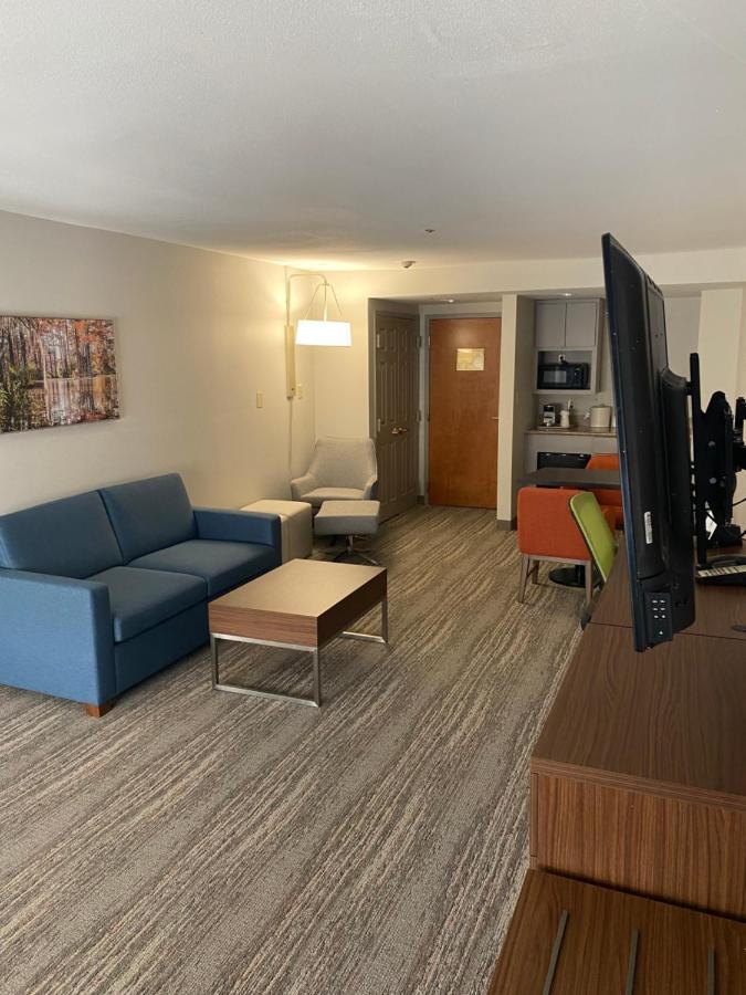 Wingate By Wyndham Airport 3*