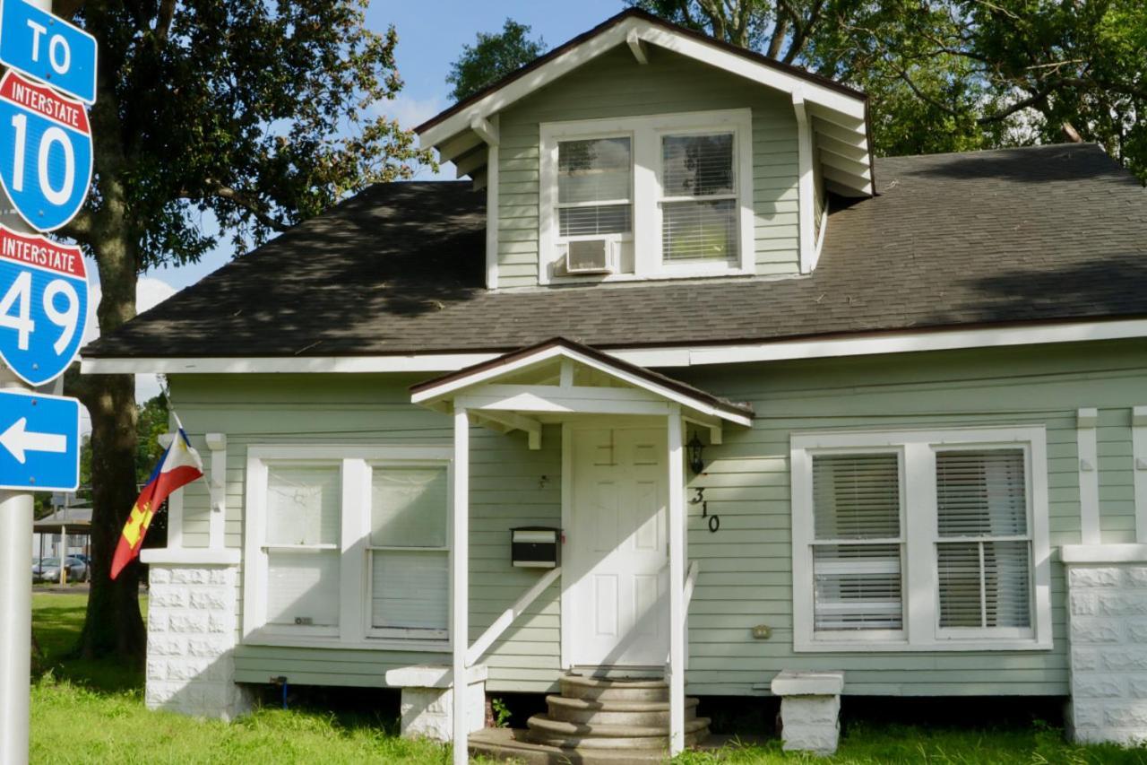 Third St - 6 Bedroom 3 Bathroom Lafayette