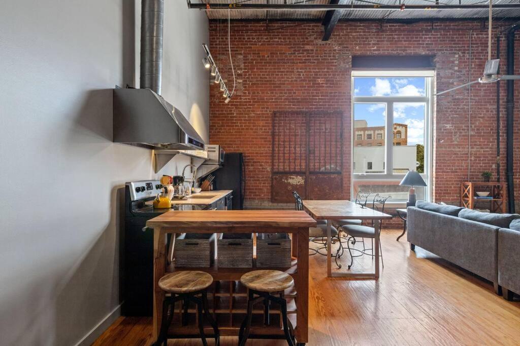 Cajun Stays-buchanan Loft #4 *