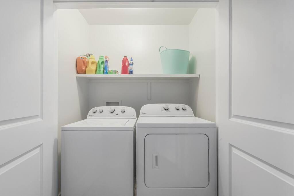 Cozy 2 Bed Townhome Near The Hospital *