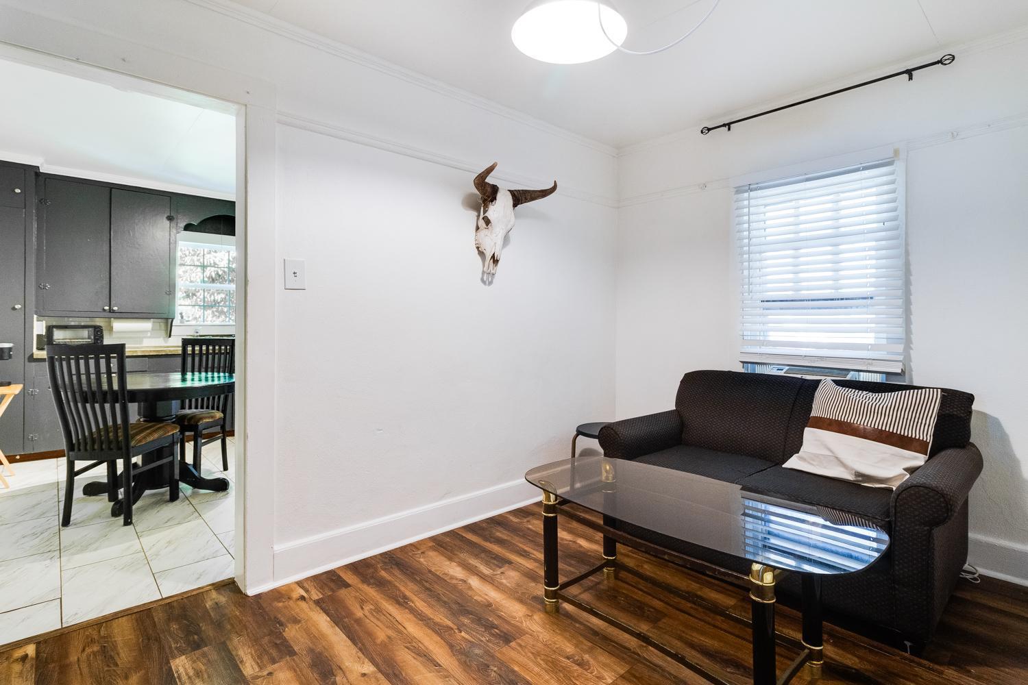 At Your Doorstep, Private Rm * Lafayette