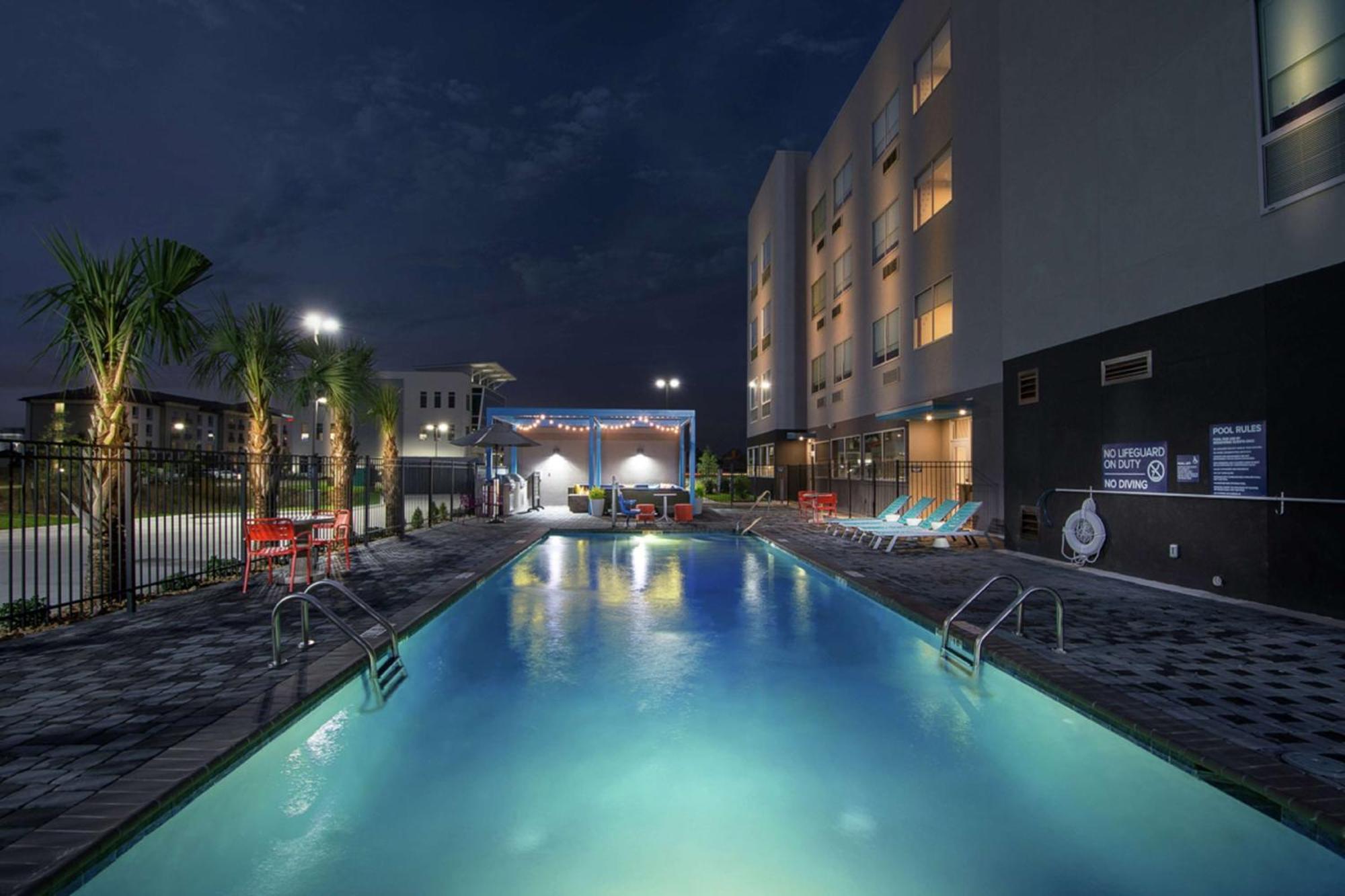 Tru By Hilton River Ranch Hotel Lafayette