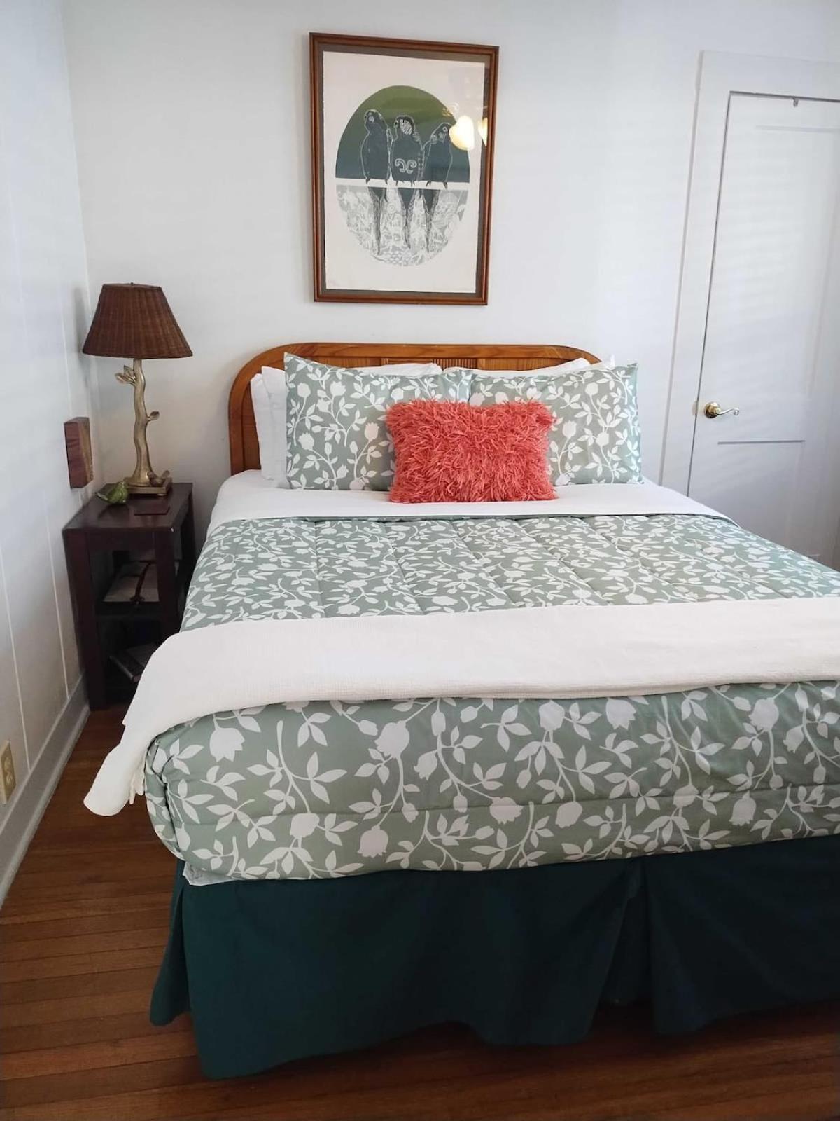 Charming Hideaway Lafayette