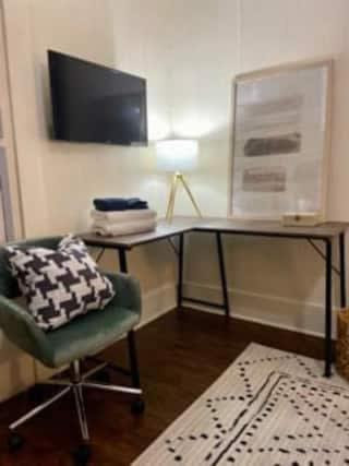 Spacious 4br Retreat In The Heart Of Holiday home Lafayette