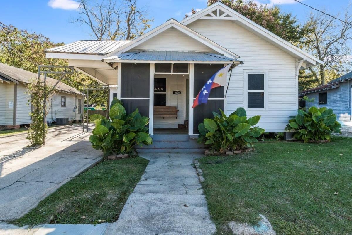 Holiday home Spacious 4br Retreat In The Heart Of *
