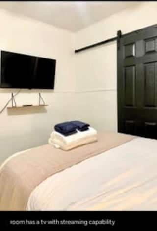 Spacious 4br Retreat In The Heart Of Holiday home *