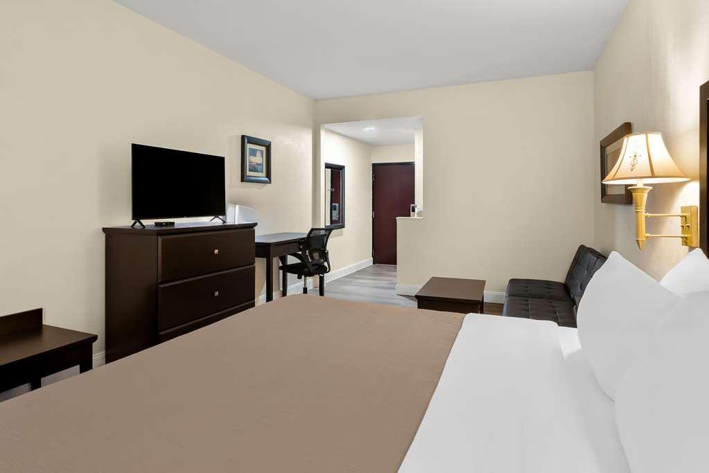 Hotel Quality & Lafayette