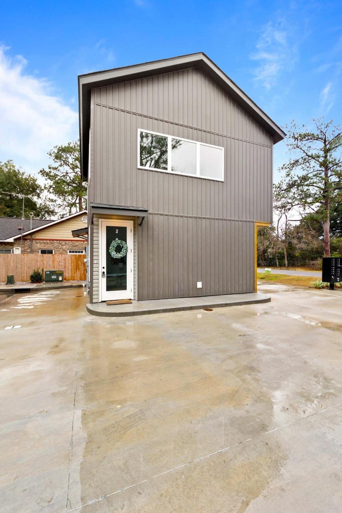 Welcoming Town Brand New Construction Holiday home Lafayette