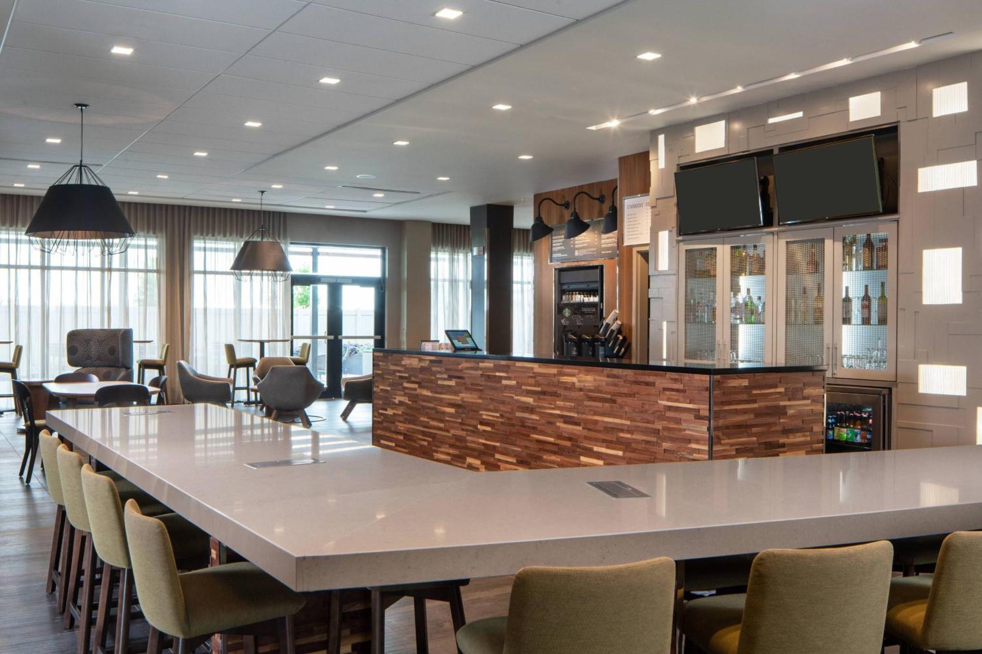 Courtyard By Marriott South 3*