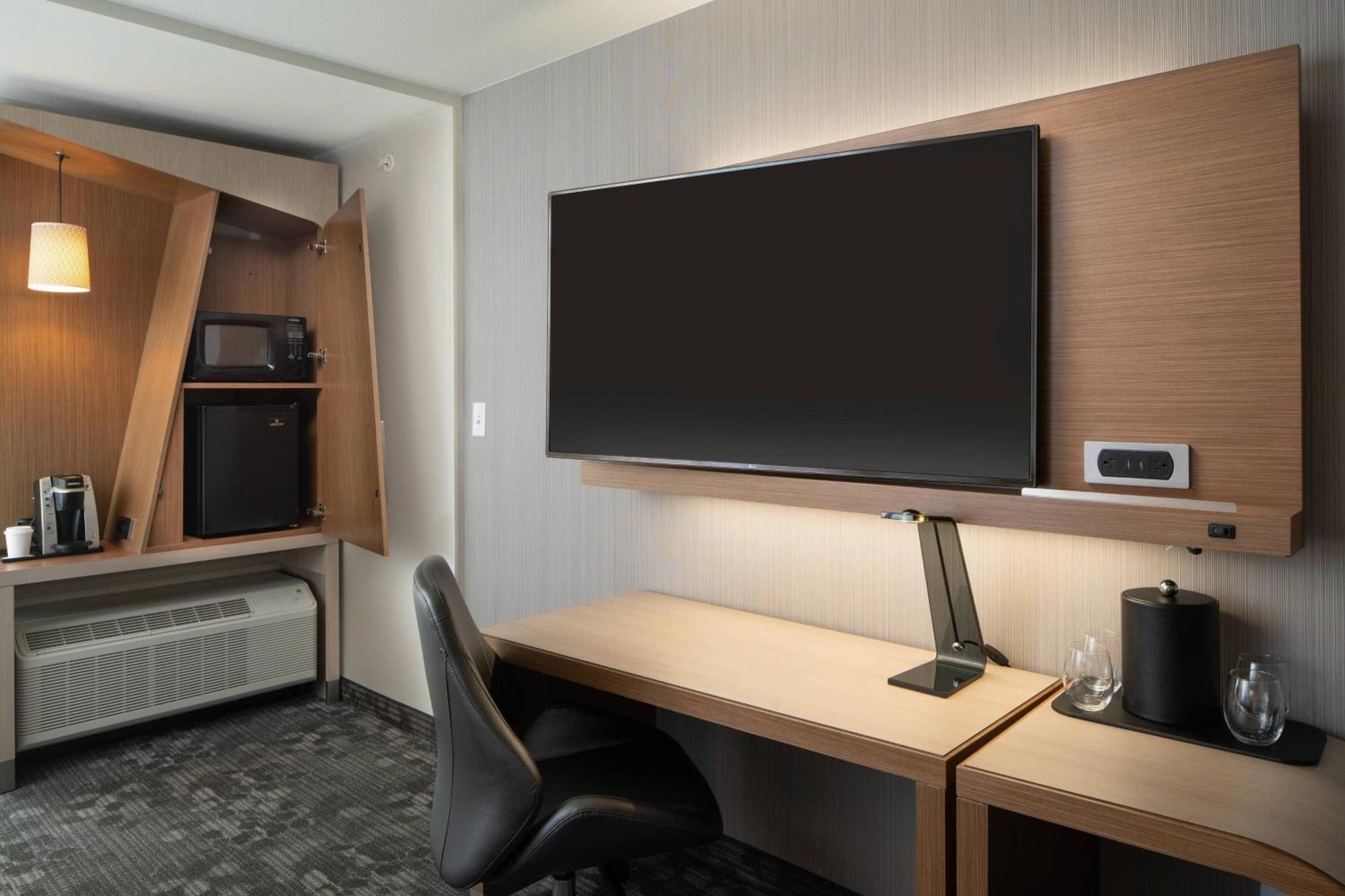 Courtyard By Marriott South 3*