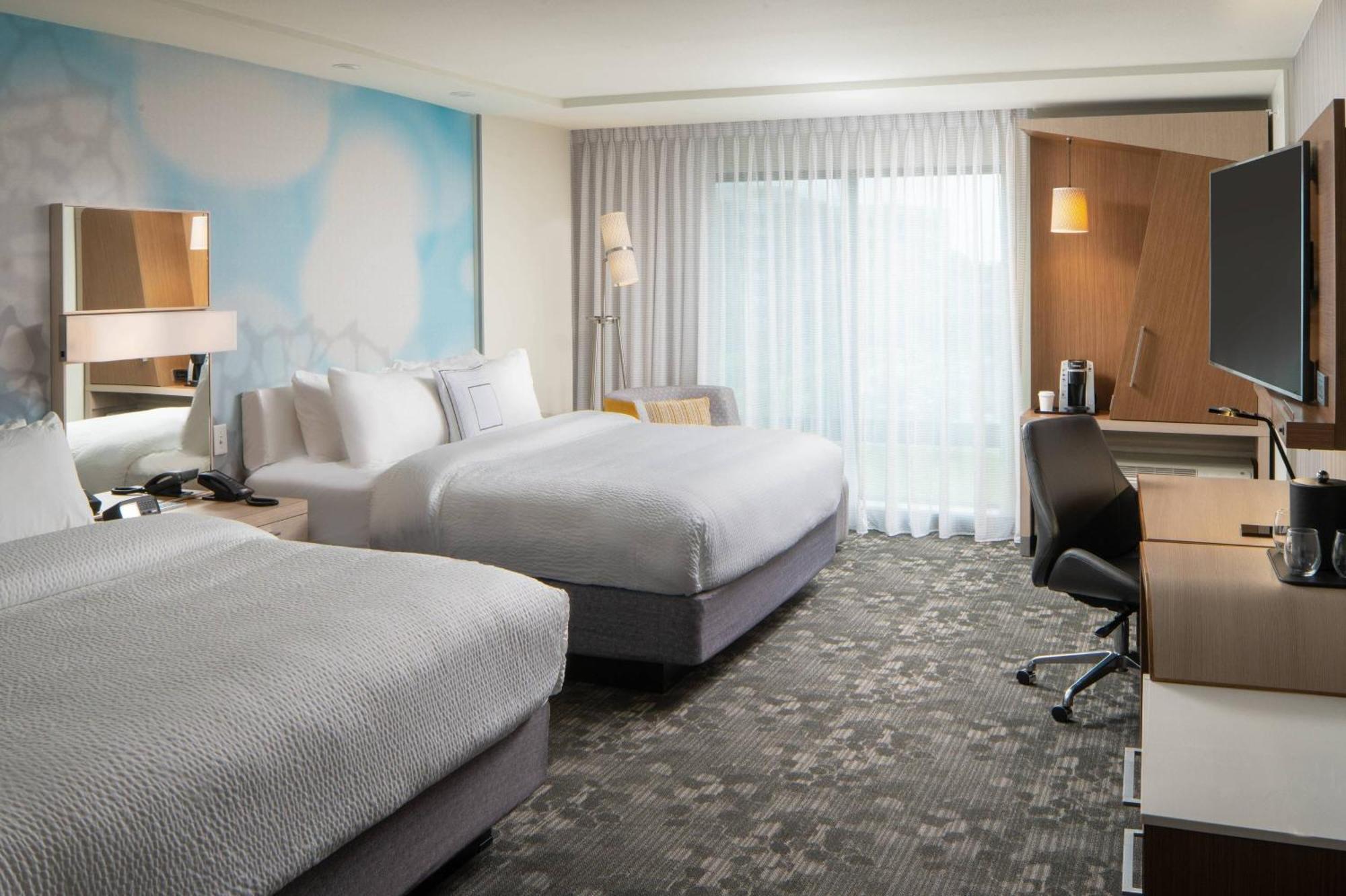 Hotel Courtyard By Marriott South 3*