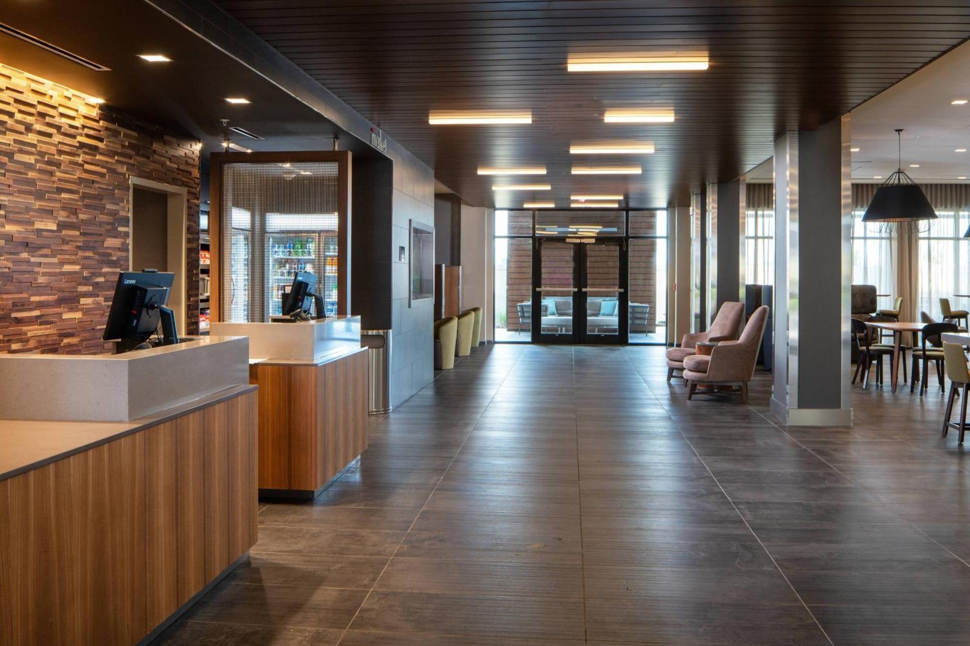 Courtyard By Marriott South Hotel Lafayette