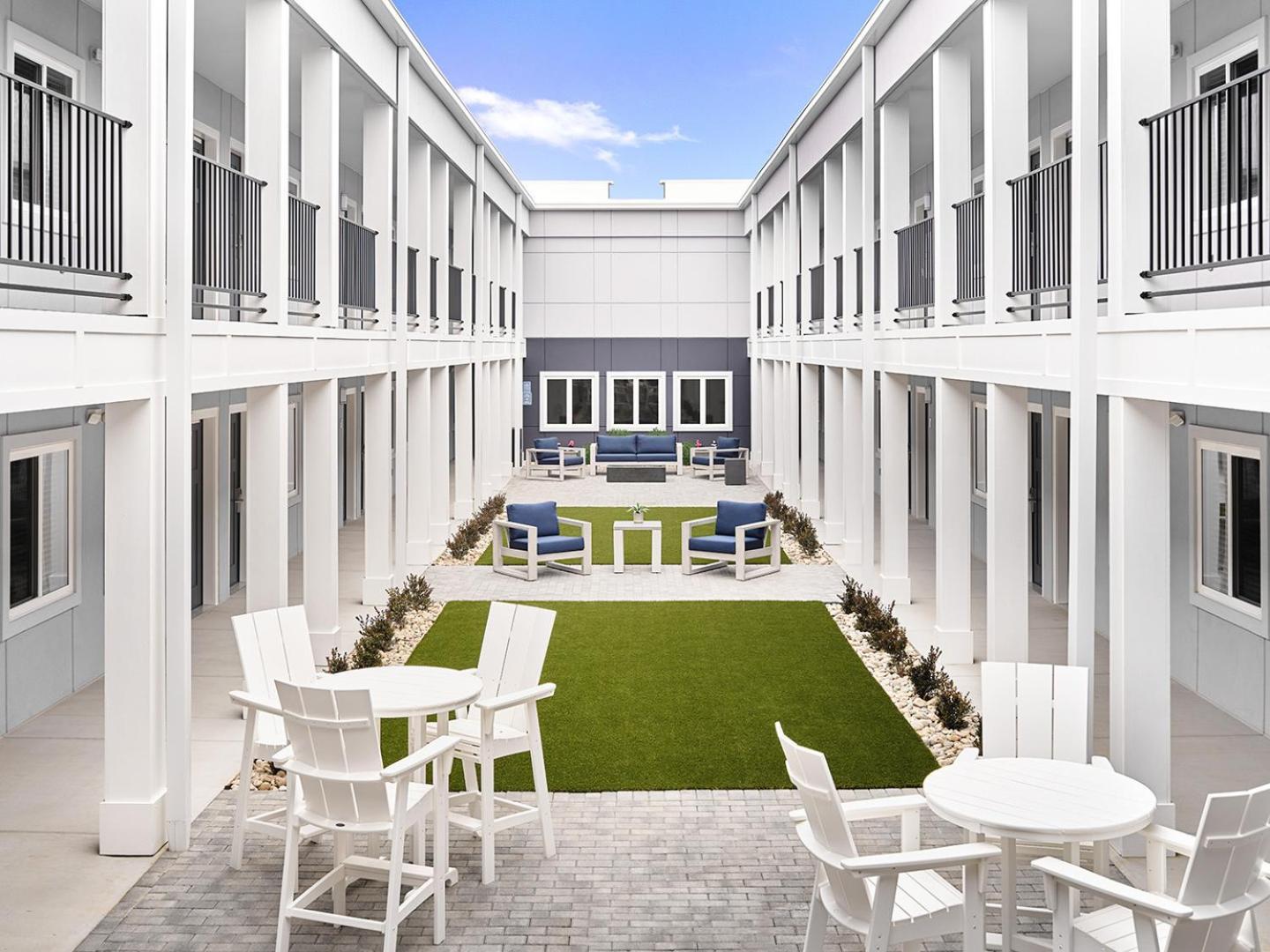 Hotel Stayapt South
