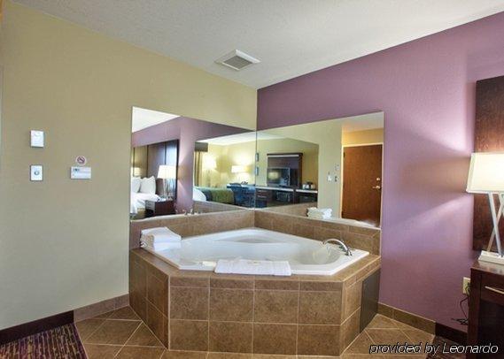 Hotel Quality & Lafayette