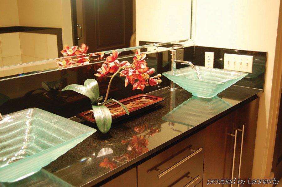 Carriage House 3*