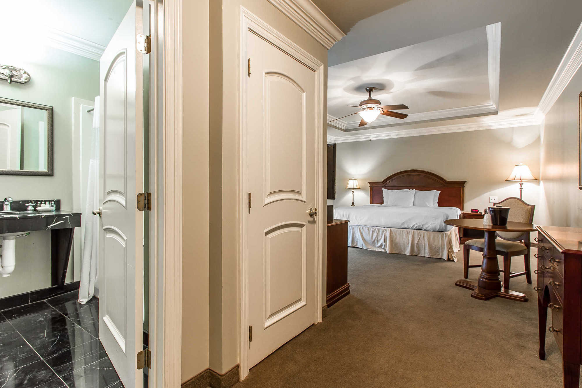 The Juliet 3* Lafayette