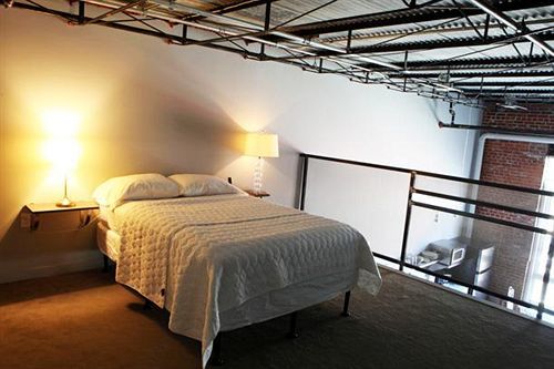 Buchanan Lofts Apartment
