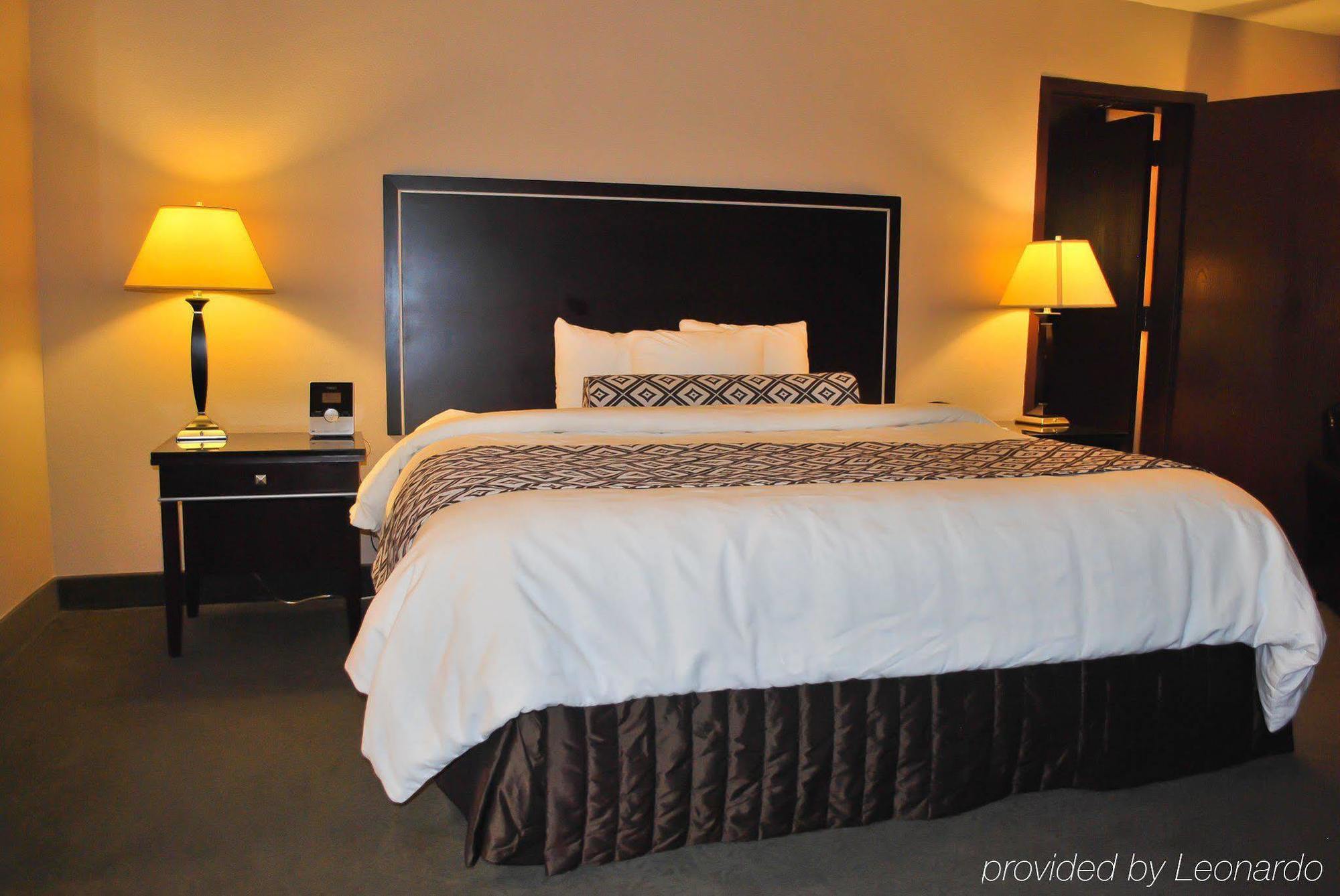 Wyndham Garden Hotel 4*